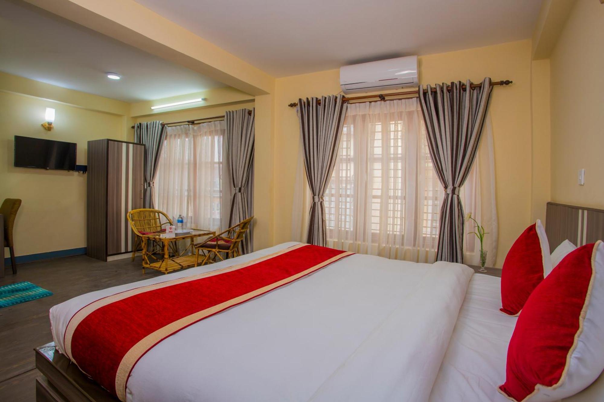 Oyo 297 Hotel Aayam Катманду Екстериор снимка