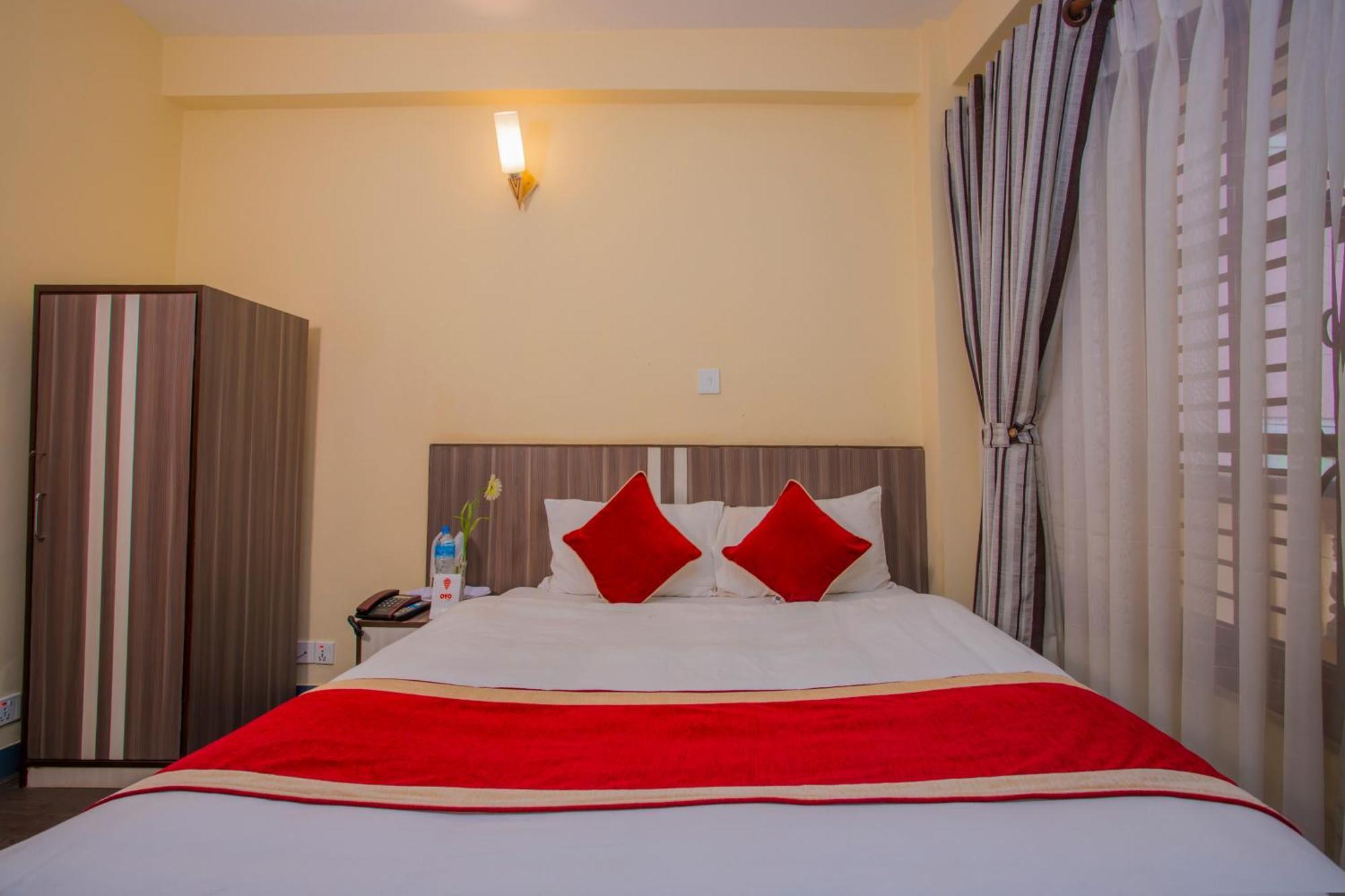 Oyo 297 Hotel Aayam Катманду Екстериор снимка