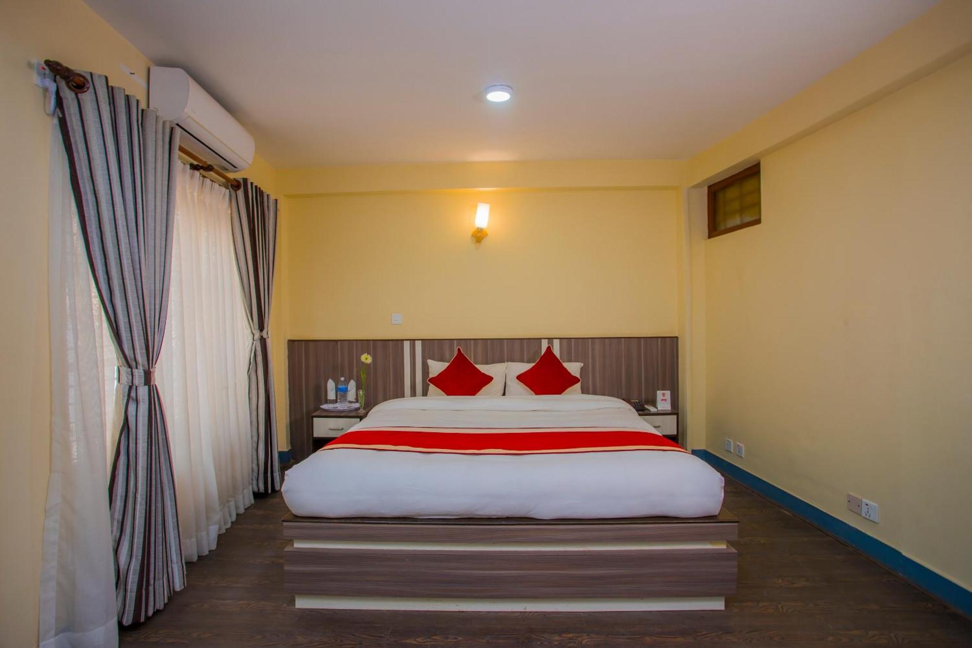 Oyo 297 Hotel Aayam Катманду Екстериор снимка