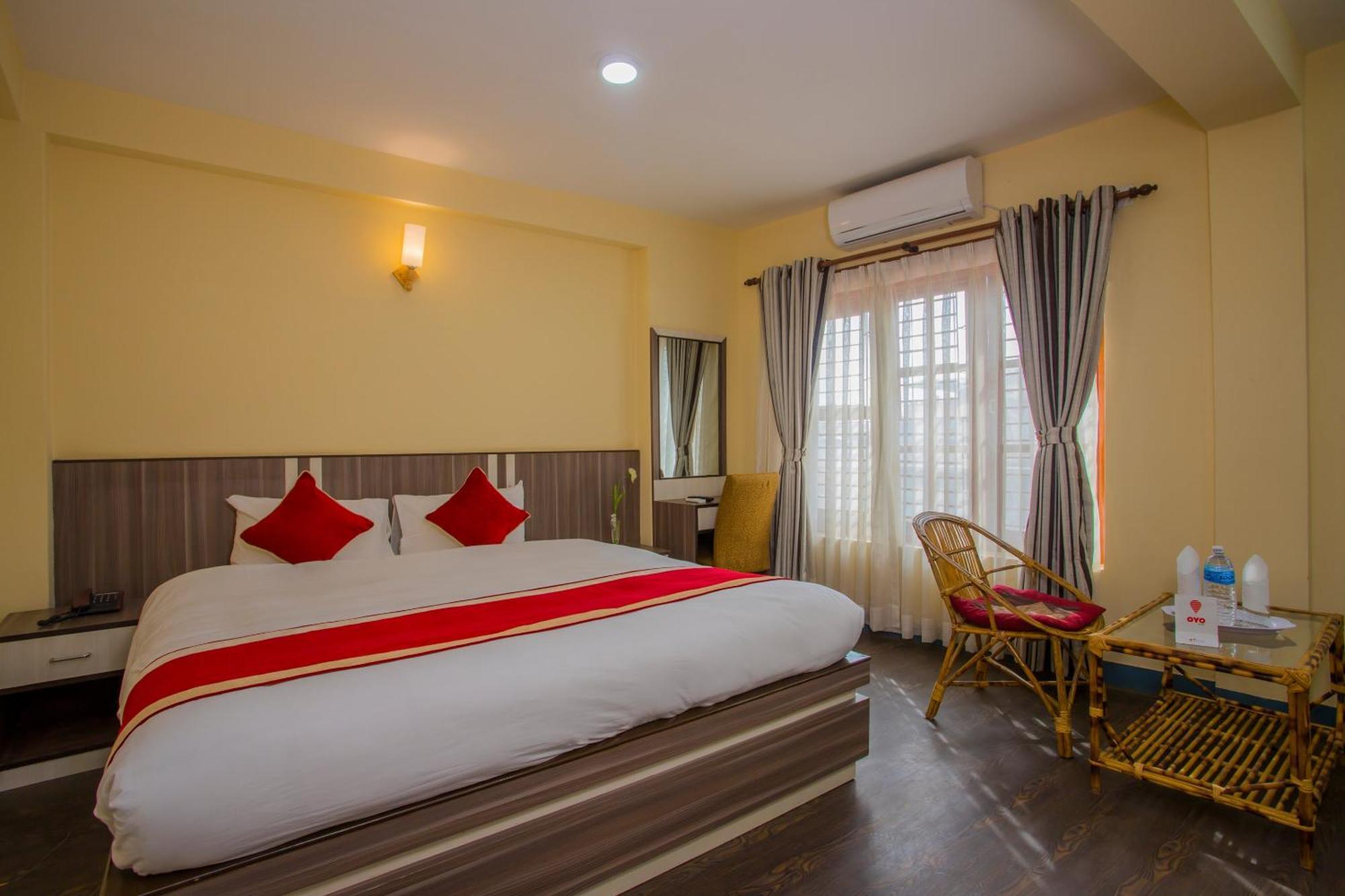 Oyo 297 Hotel Aayam Катманду Екстериор снимка