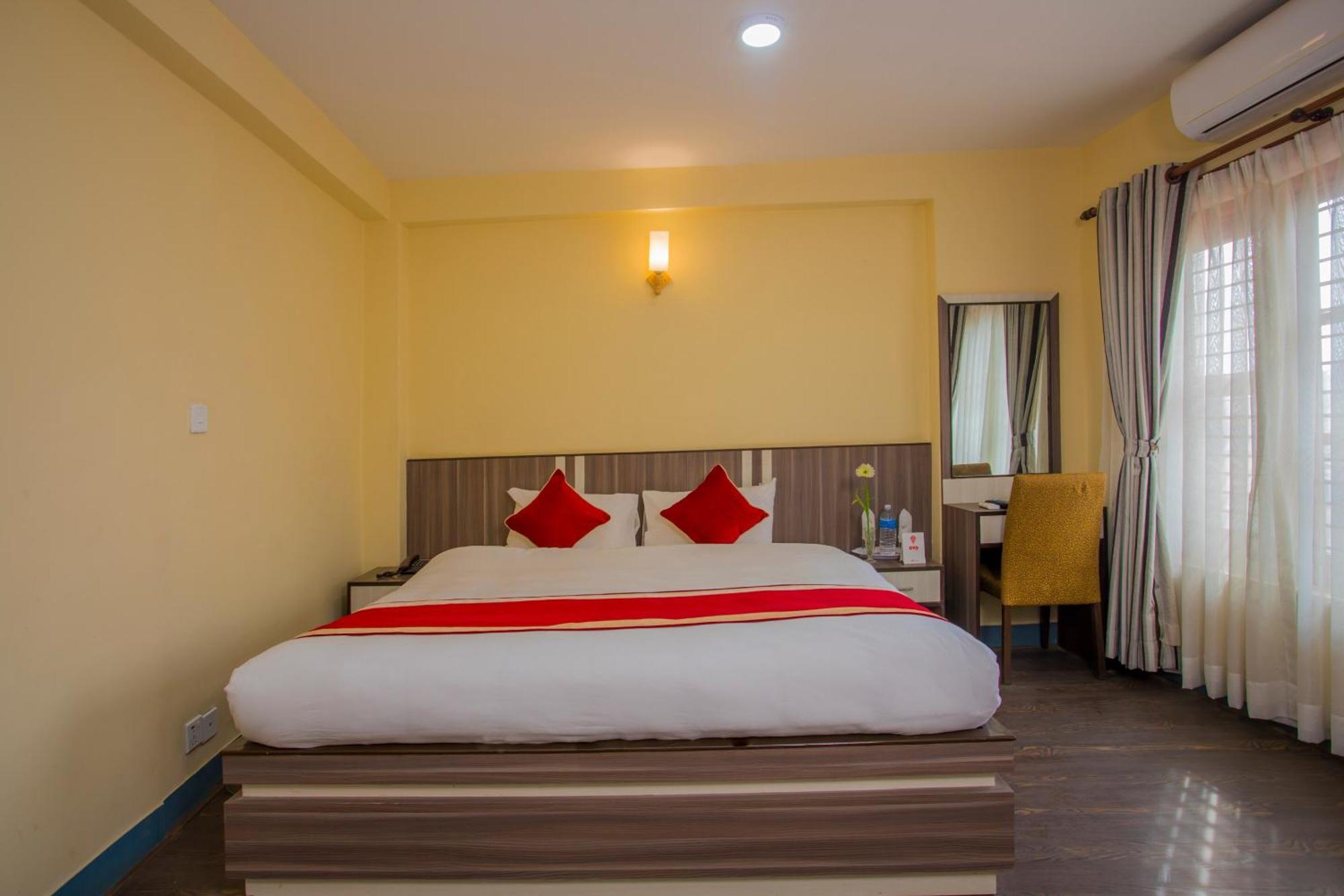 Oyo 297 Hotel Aayam Катманду Екстериор снимка