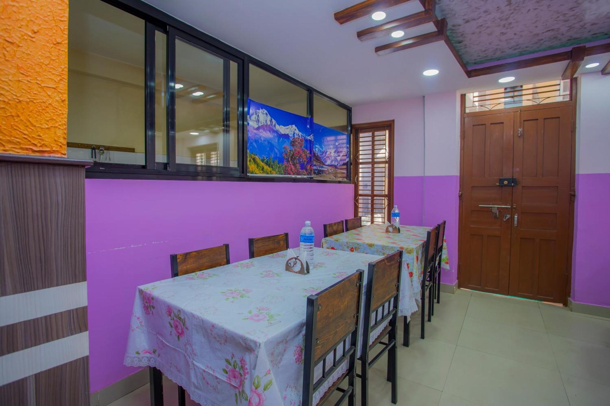 Oyo 297 Hotel Aayam Катманду Екстериор снимка