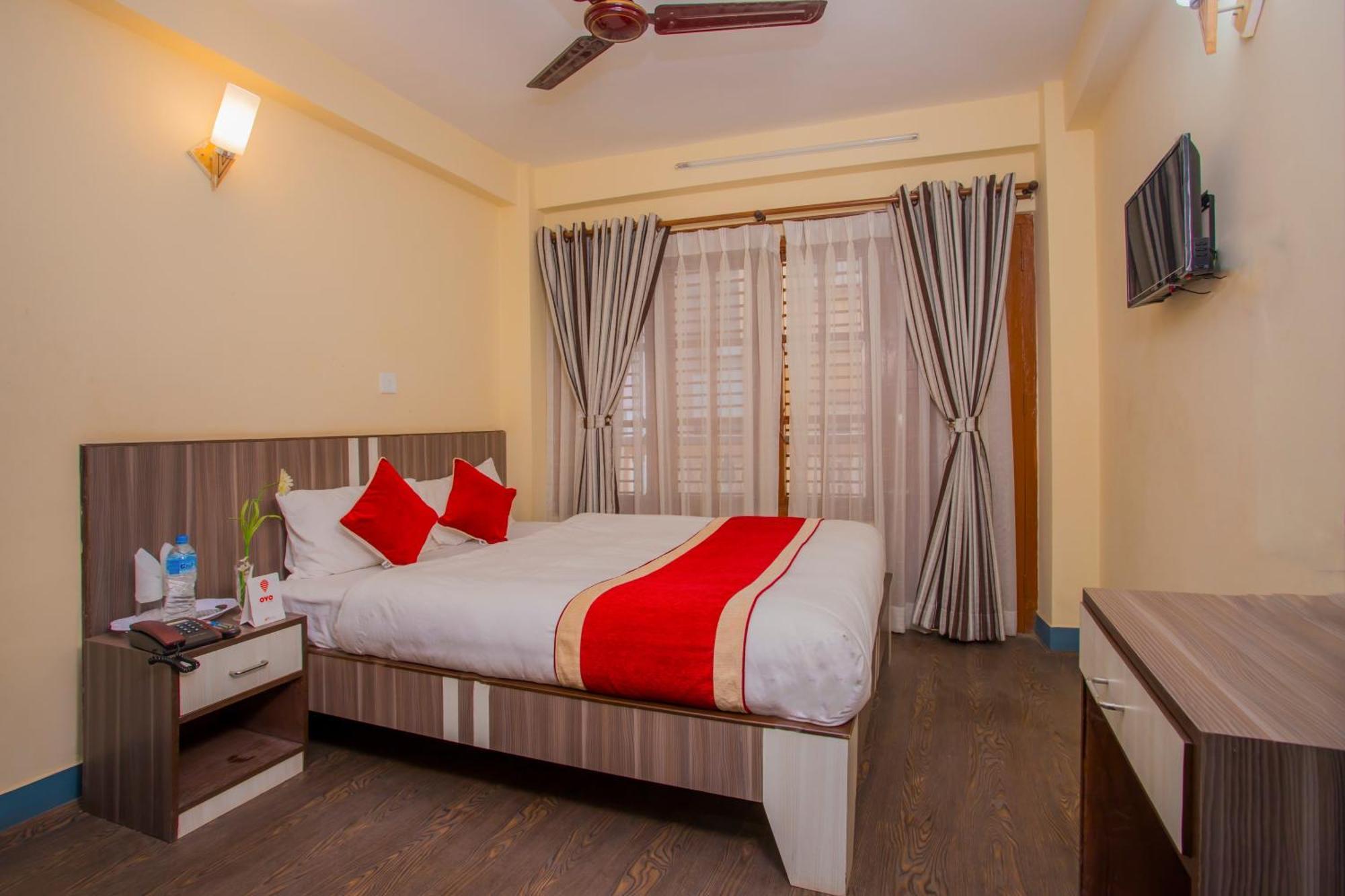 Oyo 297 Hotel Aayam Катманду Екстериор снимка