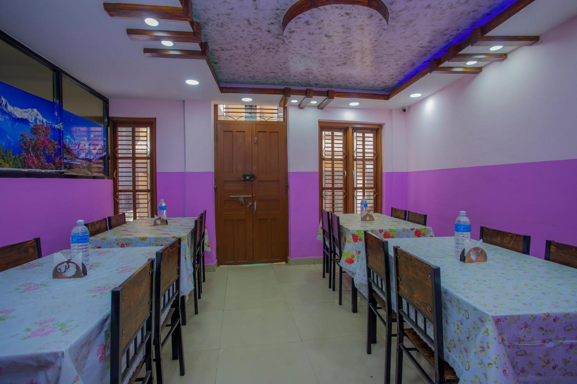 Oyo 297 Hotel Aayam Катманду Екстериор снимка