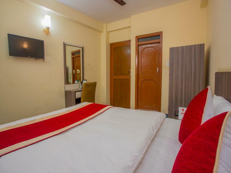 Oyo 297 Hotel Aayam Катманду Екстериор снимка